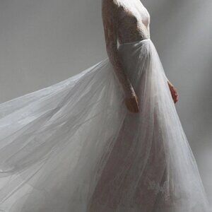 Watters Fraiser Ivory Wedding Dress - 66174B - Size 6 - Minimal Alterations